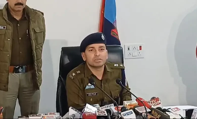 हल्द्वानी हिंसा: 3 FIR दर्ज, मुख्य साजिशकर्ता अब्दुल मलिक की तलाश में दबिश दे रही पुलिस हल्द्वानी हिंसा: 3 FIR दर्ज, मुख्य साजिशकर्ता अब्दुल मलिक की तलाश में दबिश दे रही पुलिस