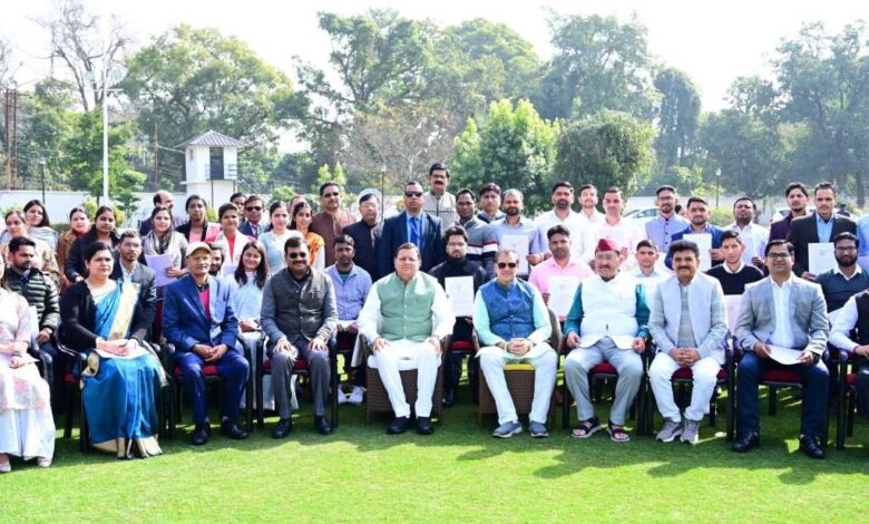 मुख्यमंत्री ने लेखा परीक्षक के पद पर चयनित 51 अभ्यर्थियों को नियुक्ति पत्र सौंपे