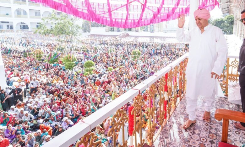 Uttarakhand: गुरु मंत्र पाकर धन्य-धन्य हुई गुरु की प्यारी संगतें Uttarakhand: गुरु मंत्र पाकर धन्य-धन्य हुई गुरु की प्यारी संगतें