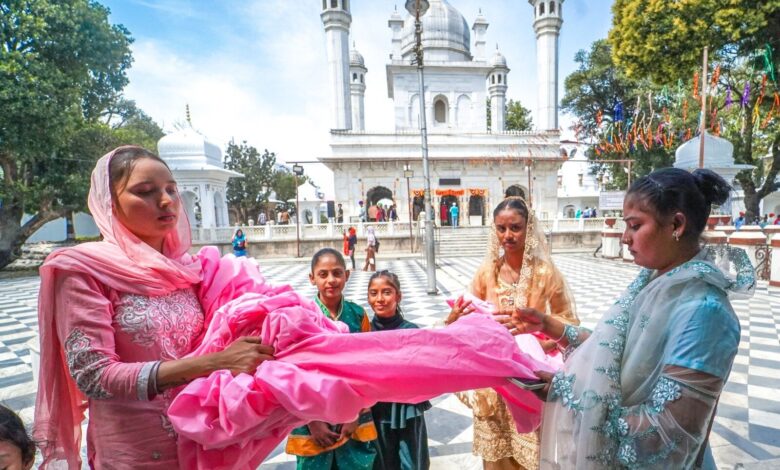 सजने लगा श्री दरबार साहिब, बढ़ने लगी रौनक
