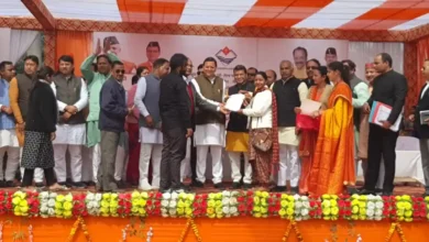 सीएम धामी ने 2600 लाभार्थियों को किया नजूल भूमि पट्टा का वितरण, 403 लोगों को स्वामित्व पत्र सीएम धामी ने 2600 लाभार्थियों को किया नजूल भूमि पट्टा का वितरण, 403 लोगों को स्वामित्व पत्र