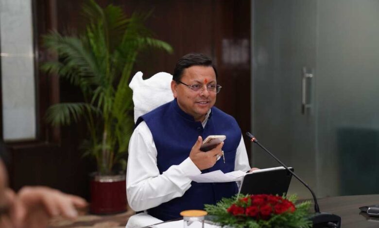 मुख्यमंत्री ने सी.एम हेल्पलाईन 1905 की समीक्षा, विभिन्न शिकायतकर्ताओं से वार्ता कर उनकी समस्याएं सुनी