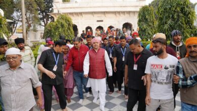 Dehradun: श्री झण्डे जी मेले की भव्यता बढ़ाने पंजाब से पहुंची पैदल संगत