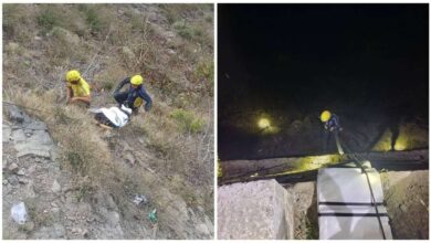 Uttarakhand: साकनीधार के पास पिकअप वैन खाई में गिरी, एक की मौत Uttarakhand: साकनीधार के पास पिकअप वैन खाई में गिरी, एक की मौत