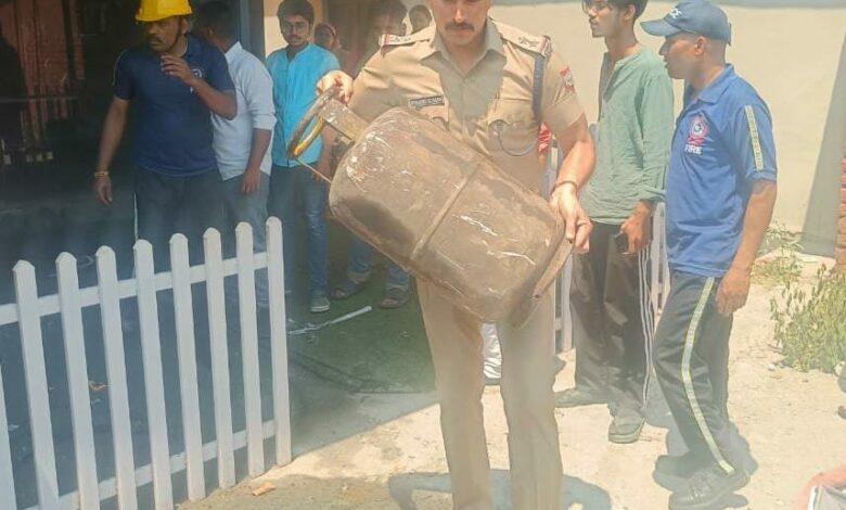 रेस्टोरेंट में लगी आग, 03 व्यक्ति घायल