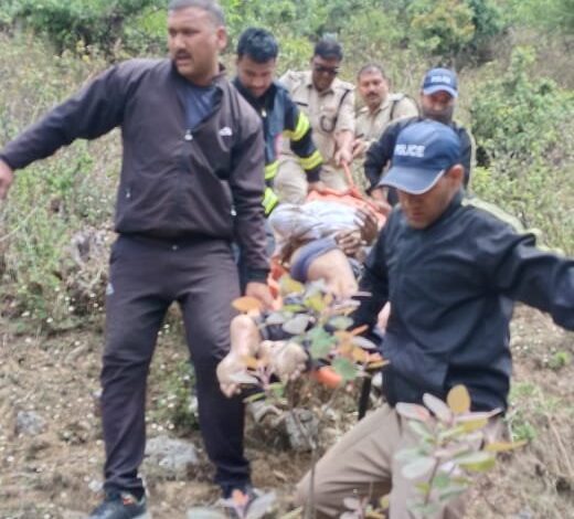 हाथी पांव रोड के पास कार खाई में गिरी, तीन लोगों की मौत