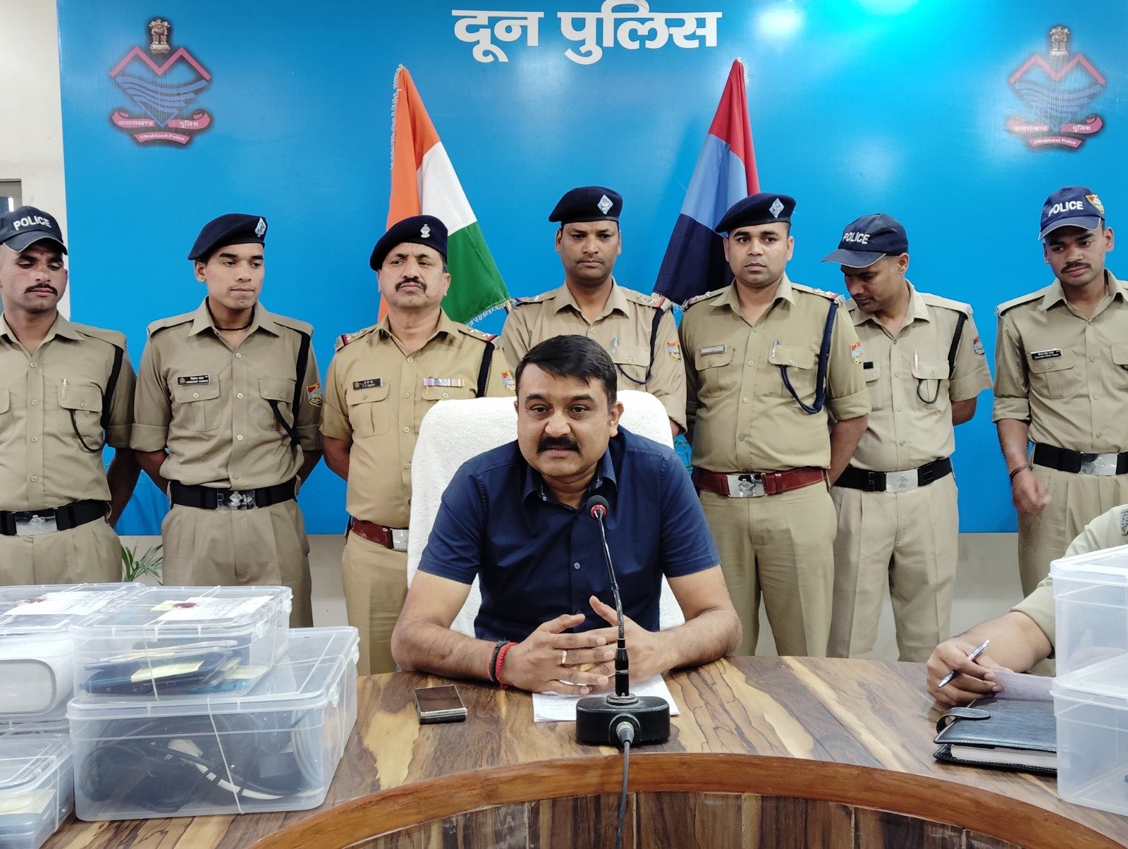 आईपीएल मैचो में ऑनलाइन सट्टा लगाते हुए 9 अभियुक्त गिरफ्तार आईपीएल मैचो में ऑनलाइन सट्टा लगाते हुए 9 अभियुक्त गिरफ्तार