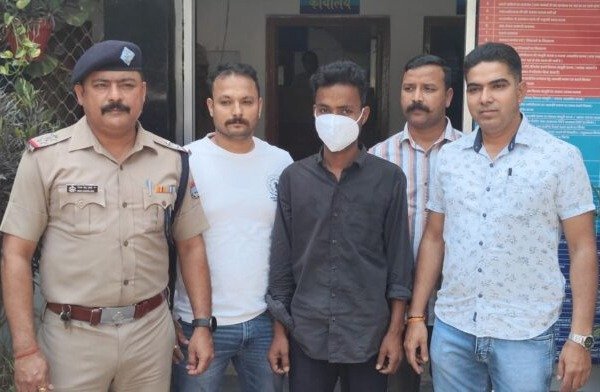 पत्नी की हत्या कर दो बच्चियों को लेकर फरार हुआ  पति पुलिस गिरफ्त में