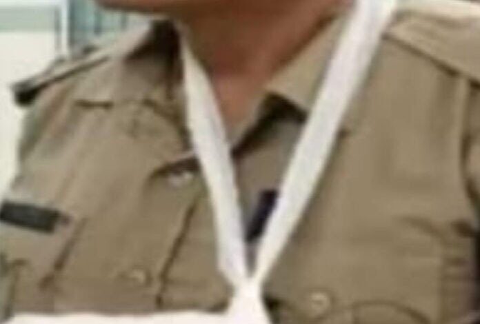 चौकी प्रभारी पर युवक ने चढ़ाई स्कूटी, तलाश जारी