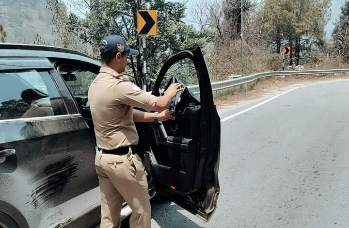 यातायात नियमों का उल्लंघन करने वाले वाहन चालकों के विरुद्ध ताबड़तोड कार्यवाही यातायात नियमों का उल्लंघन करने वाले वाहन चालकों के विरुद्ध ताबड़तोड कार्यवाही
