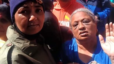 महिला जवान ने यात्री का पासपोर्ट व कीमती सामान के साथ खोया पर्स तलाश कर लौटाया