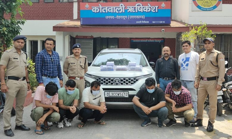 नकल माफियाओ पर दून पुलिस की सर्जिकल स्ट्राइक