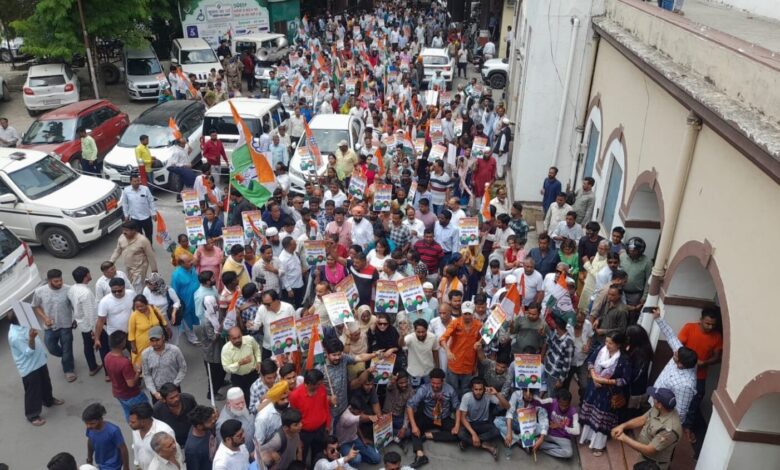 मलिन बस्तियों को दिया जाये मलिका हक