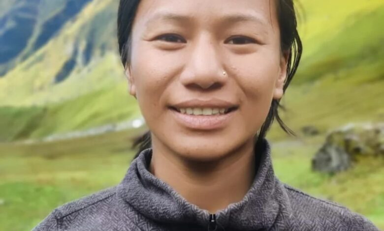 स्नो गर्ल को किया जाये सम्मानित