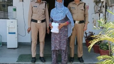 मादक पदार्थ की तस्करी में लिप्त महिला तस्कर गिरफ्तार