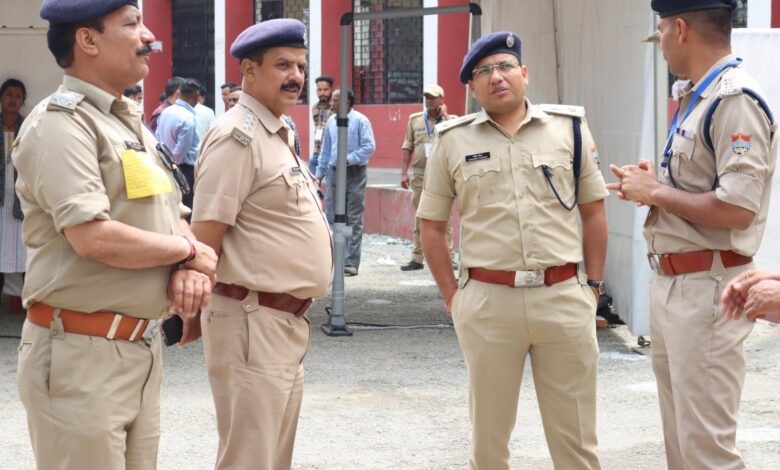 स्वयं मतगणना स्थल परिसर में मौजूद रहे पुलिस अधीक्षक स्वयं मतगणना स्थल परिसर में मौजूद रहे पुलिस अधीक्षक