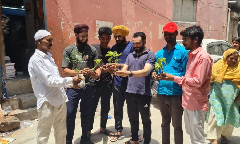 विश्व पर्यावरण दिवस पर पौधे वितरण कर दिया जागरूकता संदेश विश्व पर्यावरण दिवस पर पौधे वितरण कर दिया जागरूकता संदेश