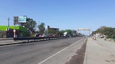 सडक चौडीकरण के नाम पर लाखो वृक्षो का बलिदान