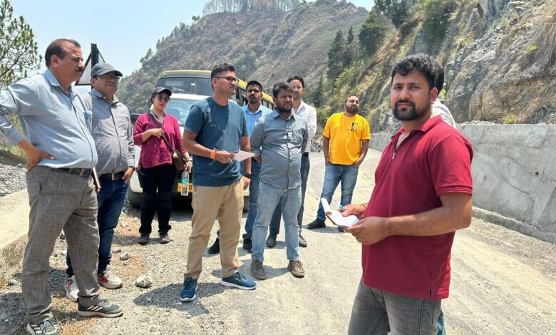 भूस्खलन ट्रीटमेंट की सही तकनीक से रूबरू हुए इंजीनियर भूस्खलन ट्रीटमेंट की सही तकनीक से रूबरू हुए इंजीनियर