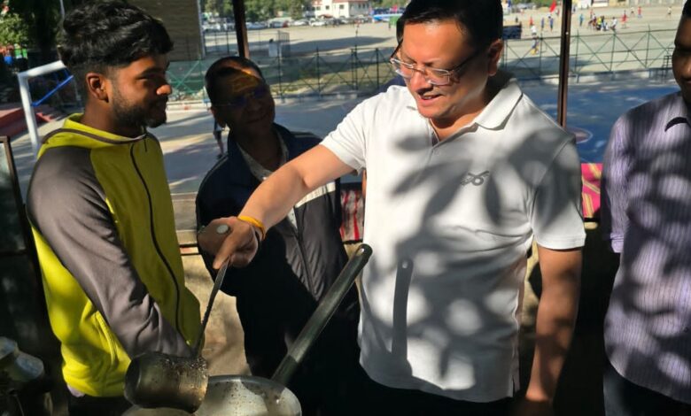 मुख्यमंत्री ने मॉर्निंग वॉक के दौरान की आम लोगों से मुलाकात