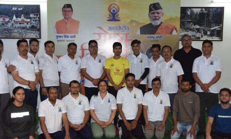 अंतरराष्ट्रीय योग दिवस के अवसर पर सूचना विभाग में किया गया योगाभ्यास अंतरराष्ट्रीय योग दिवस के अवसर पर सूचना विभाग में किया गया योगाभ्यास