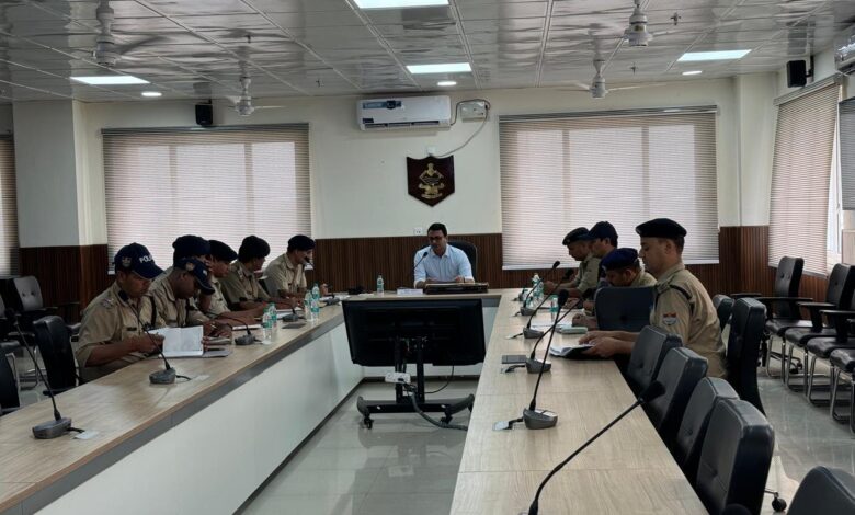 सड़क सुरक्षा के सम्बन्ध में समीक्षा बैठक आयोजित