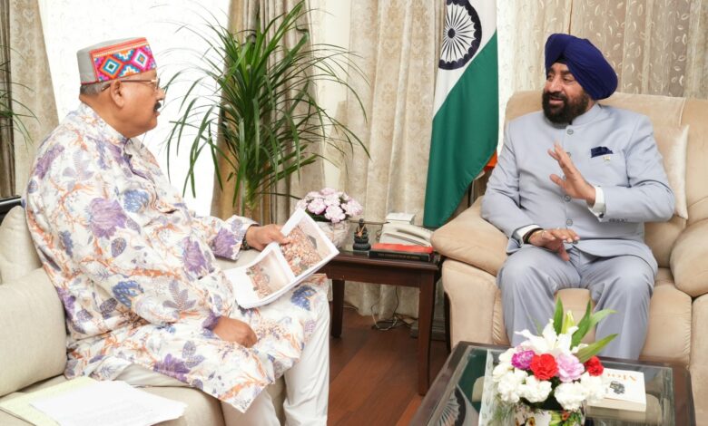 कैबिनेट मंत्री ने की राज्यपाल से मुलाकात कैबिनेट मंत्री ने की राज्यपाल से मुलाकात