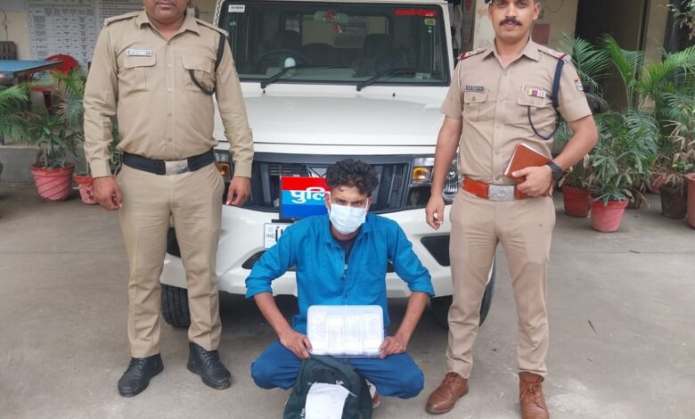 डिवाइन होण्डा शोरुम मे हुई लाखो रुपये की चोरी का खुलासा डिवाइन होण्डा शोरुम मे हुई लाखो रुपये की चोरी का खुलासा