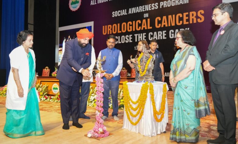 राज्यपाल ने किया पुस्तक ‘आशा और उपचार’ का विमोचन राज्यपाल ने किया पुस्तक ‘आशा और उपचार’ का विमोचन