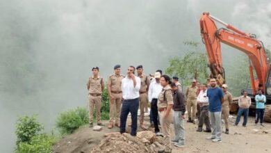 सड़क मार्गों की स्थिति का जिलाधिकारी ने लिया जायजा सड़क मार्गों की स्थिति का जिलाधिकारी ने लिया जायजा