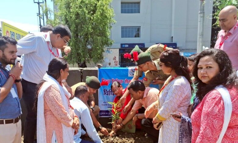 गुरु राम राय विश्वविद्यालय में पौधारोपण कार्यक्रम का आयोजन