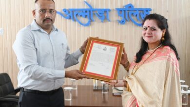 अल्मोड़ा पुलिस परिवार ने सेवानिवृत्त हो रहे पुलिस कर्मियों को ससम्मान दी भावभीनी विदाई