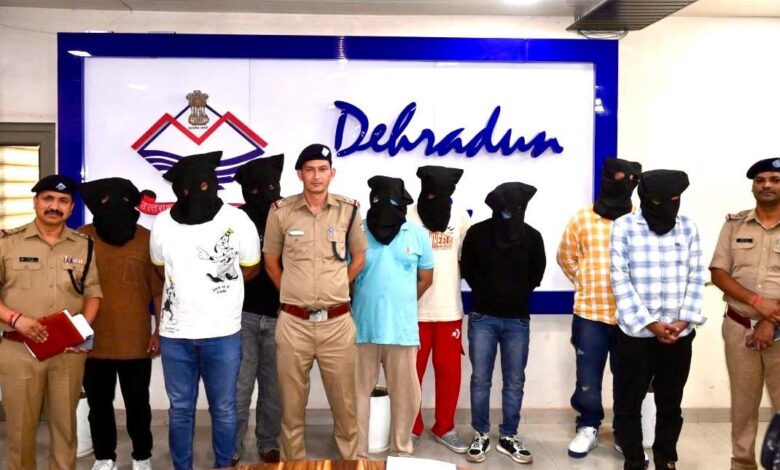 दून पुलिस ने मारी अवैध कॉल सेन्टर ग्लोबल टेक एनर्जी सॉल्यूशन पर दबिश