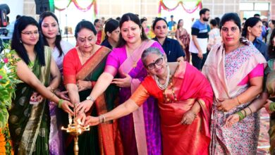 पुलिस ने आयोजित किया गया पहाड़ी गानों की धुन में रंगारंग कार्यक्रम पुलिस ने आयोजित किया गया पहाड़ी गानों की धुन में रंगारंग कार्यक्रम