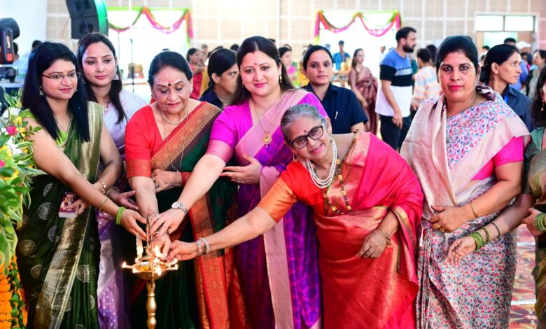 पुलिस ने आयोजित किया गया पहाड़ी गानों की धुन में रंगारंग कार्यक्रम पुलिस ने आयोजित किया गया पहाड़ी गानों की धुन में रंगारंग कार्यक्रम