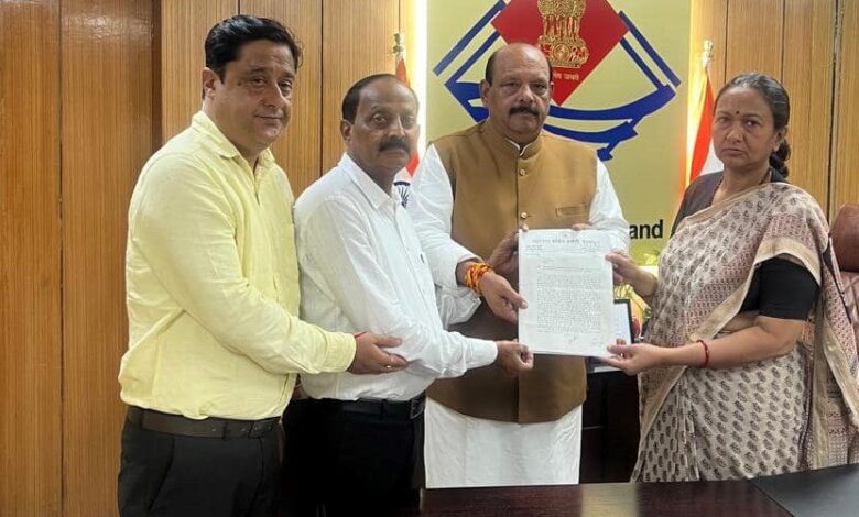 स्मार्ट प्रिपेड मीटर लगाए जाने के निर्णय को वापस लेने की मांग स्मार्ट प्रिपेड मीटर लगाए जाने के निर्णय को वापस लेने की मांग