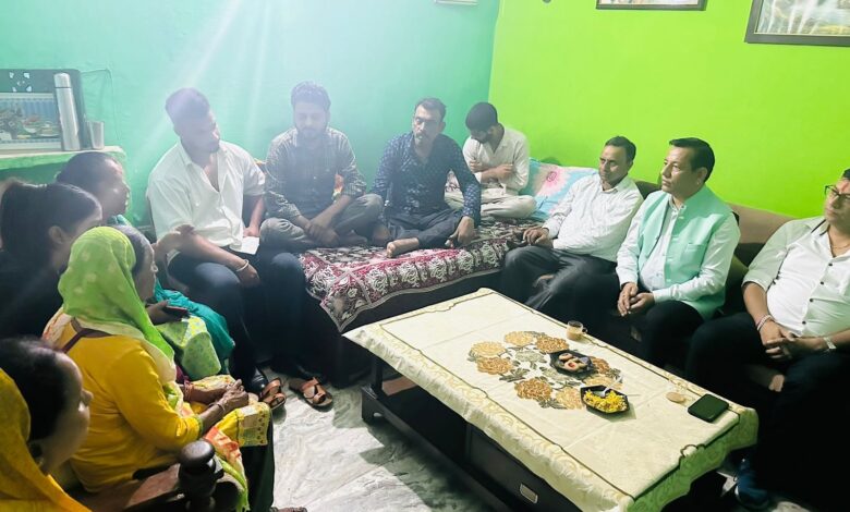 शाहनगर में सीवर लाइन ना होने से परेशान है क्षेत्रवासी : जोशी