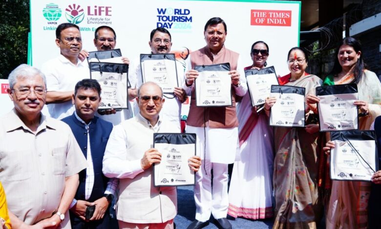 सीएम ने किया कार गार्बेज इको फ्रेंडली बैग वितरण अभियान का शुभारंभ