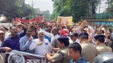 महासंघ ने नियमितीकरण की मांग को लेकर किया सचिवालय कूच महासंघ ने नियमितीकरण की मांग को लेकर किया सचिवालय कूच