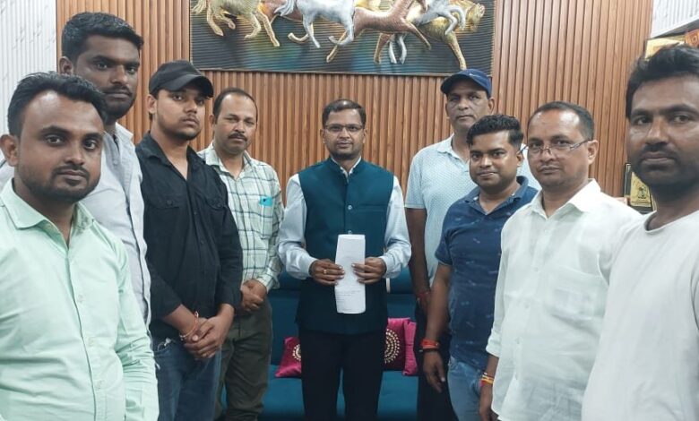 वाहन चालकों की विशेष बैठक आयोजित