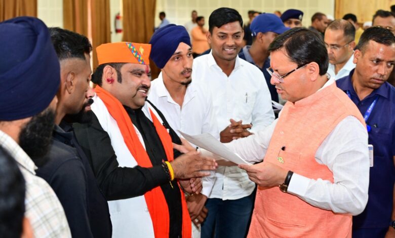 मुख्यमंत्री ने जनता मिलन कार्यक्रम में किया प्रतिभाग, सुनी जनसमस्याएँ मुख्यमंत्री ने जनता मिलन कार्यक्रम में किया प्रतिभाग, सुनी जनसमस्याएँ