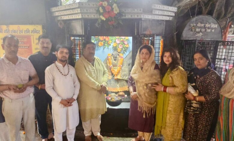 शिव सैनिकों ने की श्री शनि देव महाराज की पूजा अर्चना