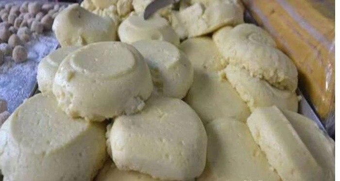 खाघ विभाग की टीम मिली बड़ी कामयाबी :  200 किलो नकली  मावा पकड़ा