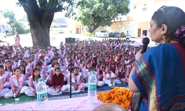 शिक्षा जीवन  के लिए अनमोल, शिक्षा के माध्यम से  जीवन की दिशा तय होती है : ऋतु खण्डूड़ी भूषण