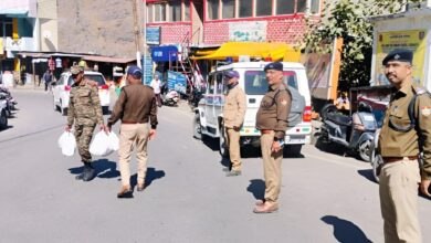शान्ति व्यवस्था बनाए रखने के लिए पुलिस मुस्तैद