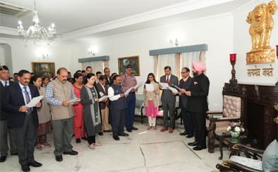 संविधान में निहित मौलिक कर्तव्यों का पालन करना हर नागरिक का दायित्व : राज्यपाल संविधान में निहित मौलिक कर्तव्यों का पालन करना हर नागरिक का दायित्व : राज्यपाल