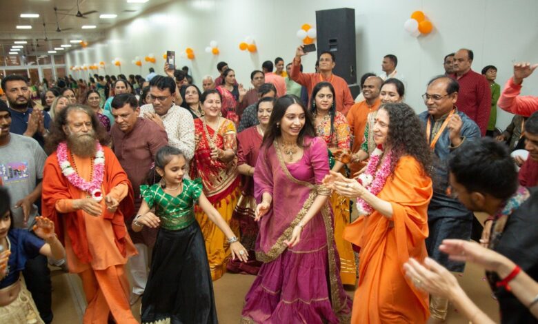 गोवर्धन पूजा : धार्मिक अनुष्ठानों का आयोजन गोवर्धन पूजा : धार्मिक अनुष्ठानों का आयोजन