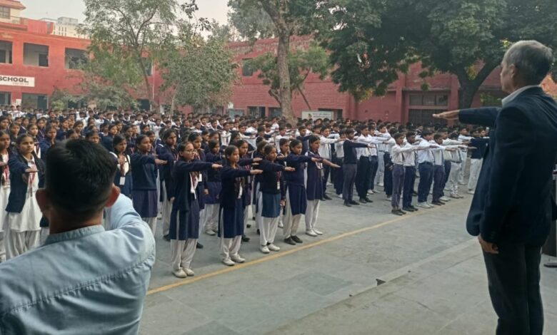 संविधान दिवस पर जेआरसी द्वारा जागरूकता कार्यक्रम आयोजित