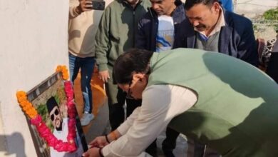 मुख्यमंत्री ने अर्पित की श्रद्धांजलि