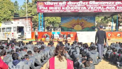 राज्य विधिक सेवा प्राधिकरण नैनीताल से आई बैन ने दिखाई छात्राओ को लघु फिल्म राज्य विधिक सेवा प्राधिकरण नैनीताल से आई बैन ने दिखाई छात्राओ को लघु फिल्म